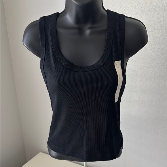 Universal Thread Black Ribbed Tank Top - Size M (NWT) - Picture 2 of 7